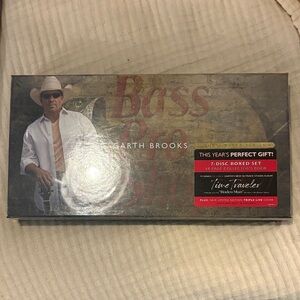 Garth Brooks 7-Disc Boxed Set - Black